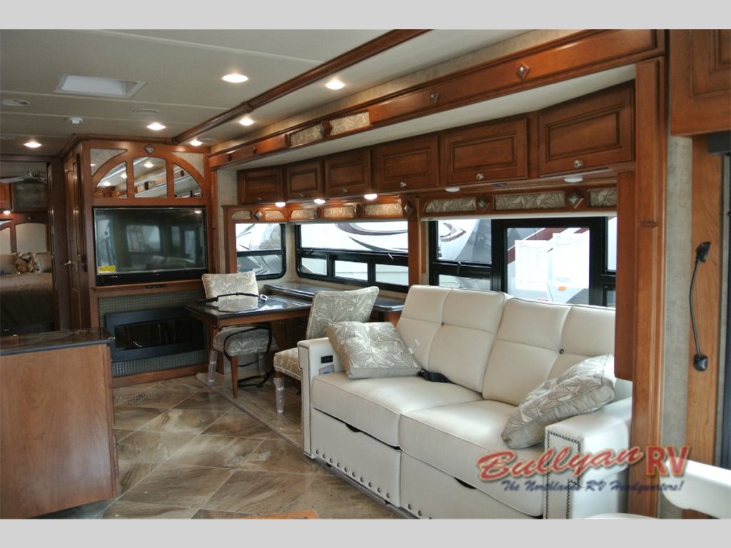 Winnebago Journey 36m Interior