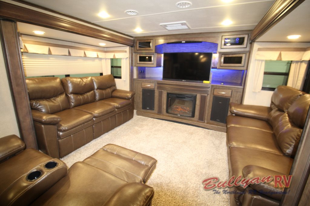 Grand Design Solitude 375fl Fifth Wheel