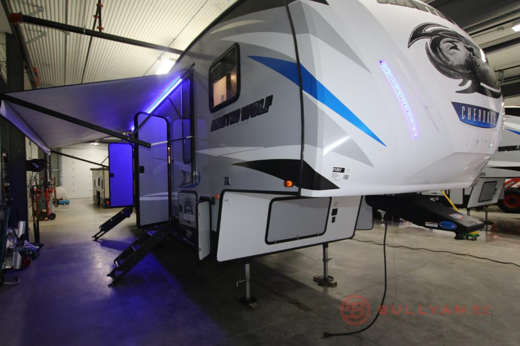 2019 Forest River RV Cherokee Arctic Wolf 315TBH8